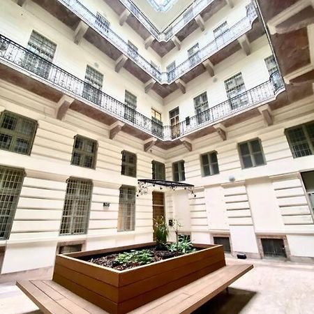 Spacious Andrassy Budapest Exterior photo