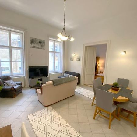 Spacious Andrassy Budapest Exterior photo